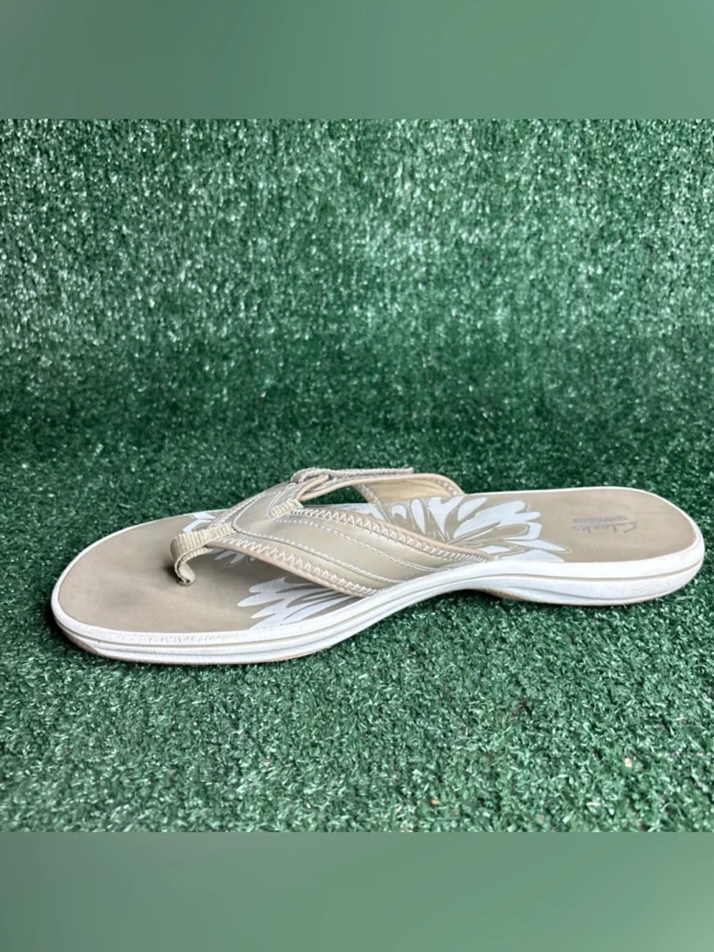 Clarks Cloud Steppers Breeze Sea‎ Women Size 12 Tan Thong Flip Flop Sandals Shoe